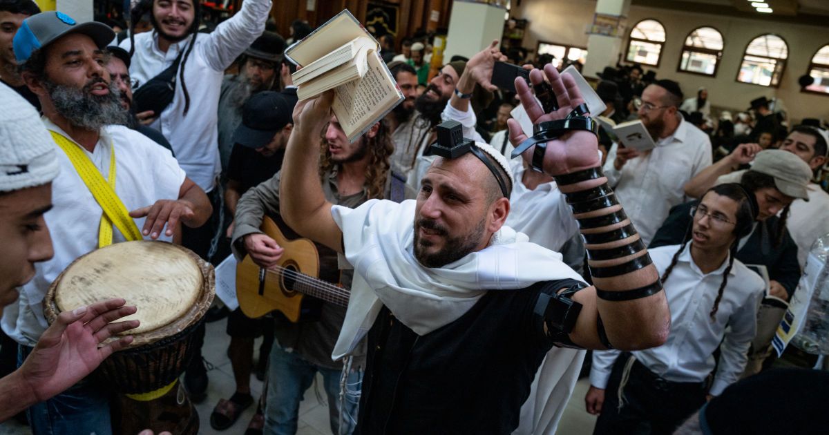 чому-хасиди-їдуть-в-умань