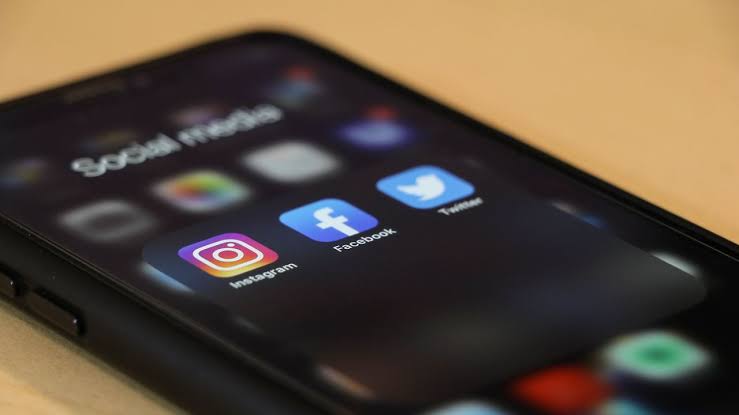 Скільки скарг потрібно, щоб заблокувати сторінку в Instagram